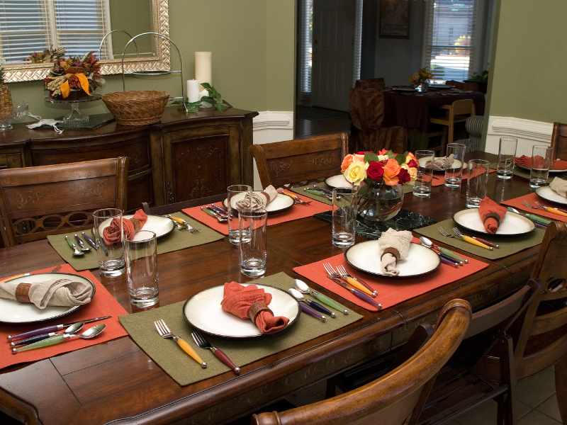 Fall-Themed Table Setting for thanksgiving decoration