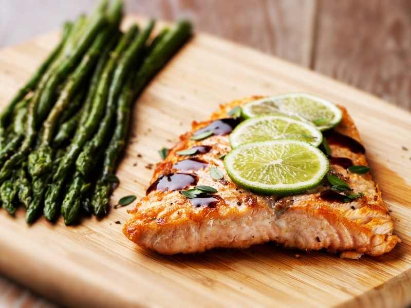 Grilled Salmon with Asparagus