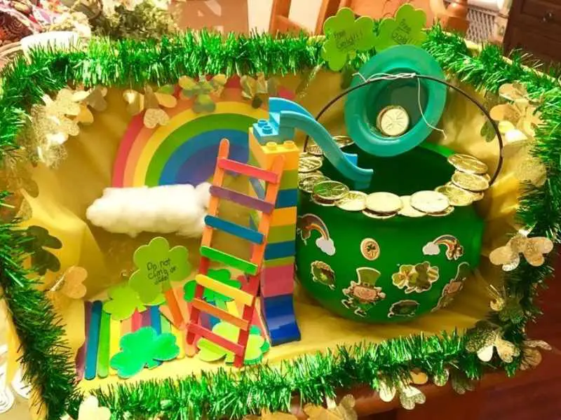 DIY Leprechaun Trap as St Patrick's Day decorations ideas