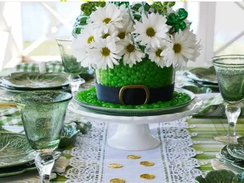 Leprechaun Hat Decoration as St Patrick's Day decorations ideas