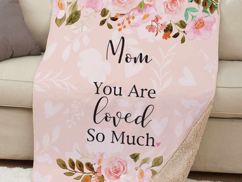 Personalized Throw Blanket as last minute DIY mother's day gifts ideas