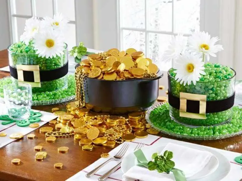 Pot of Gold Centerpiece as St Patrick's Day decorations ideas